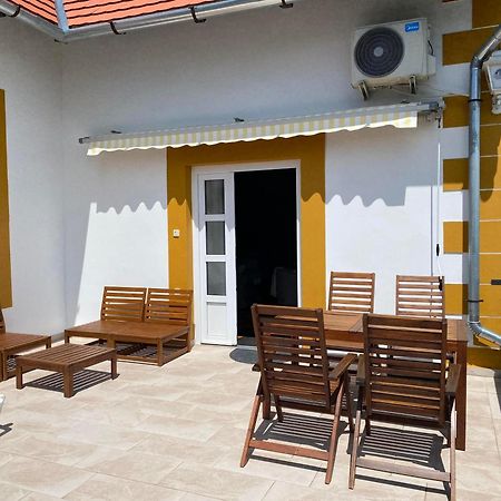 Bacchus Apartman - Borbarlang, Badacsony Badacsonytomaj Exteriör bild
