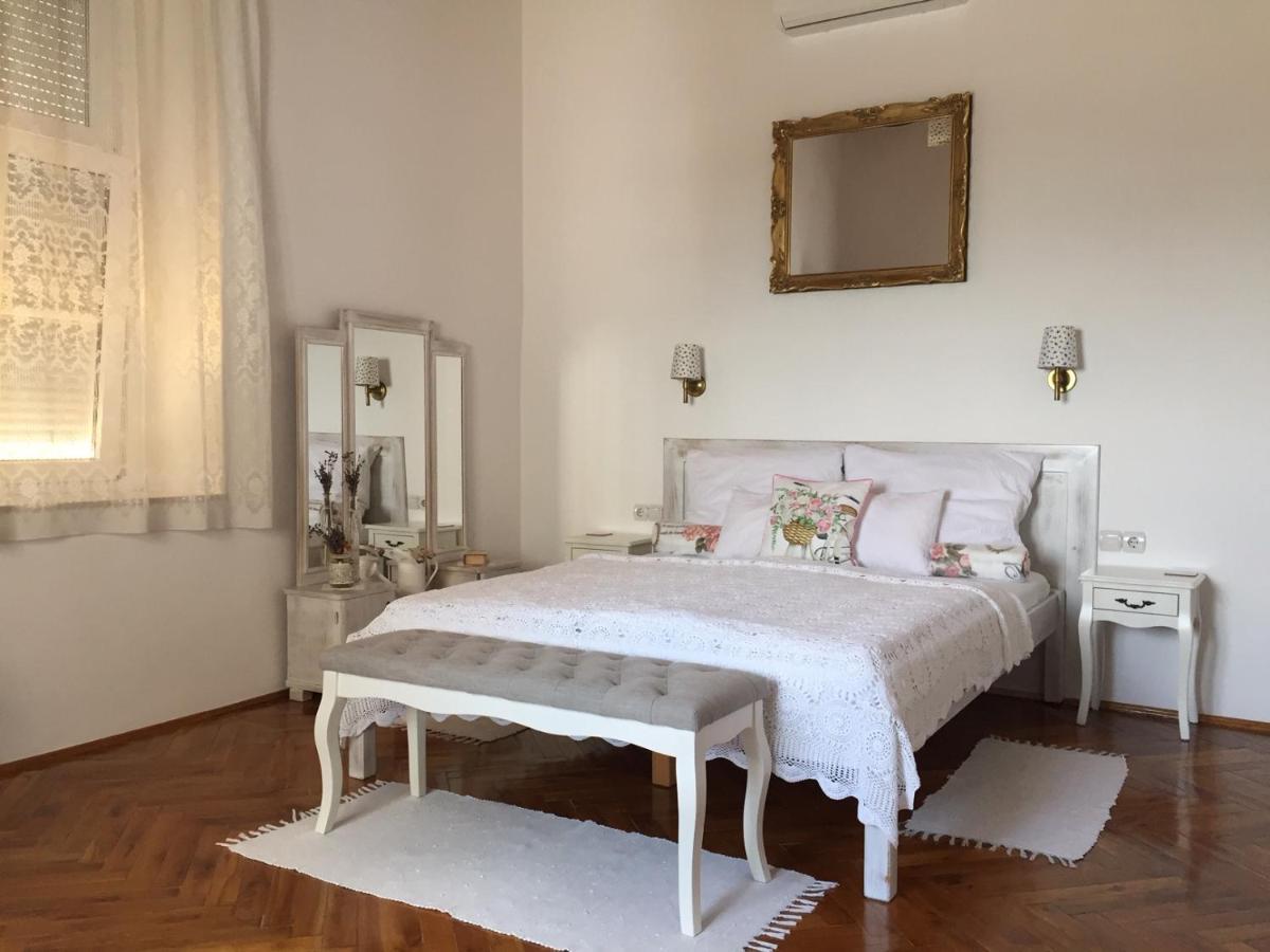 Bacchus Apartman - Borbarlang, Badacsony Badacsonytomaj Exteriör bild