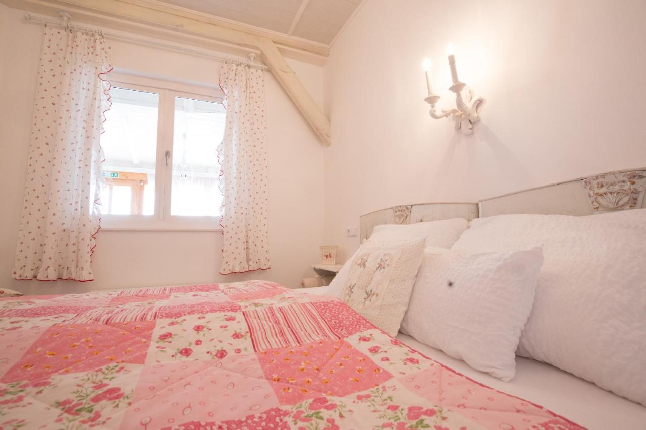 Bacchus Apartman - Borbarlang, Badacsony Badacsonytomaj Exteriör bild