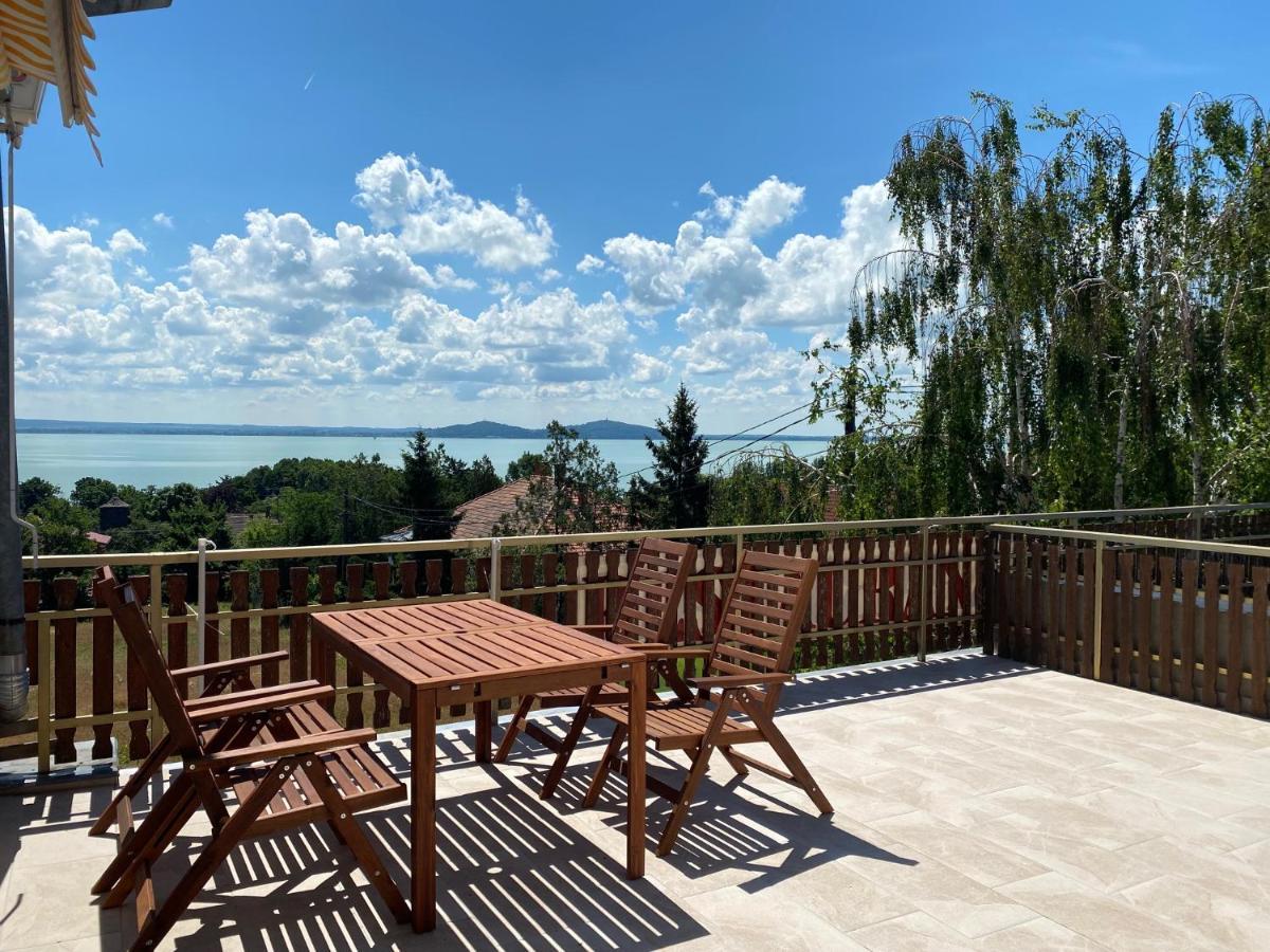 Bacchus Apartman - Borbarlang, Badacsony Badacsonytomaj Exteriör bild