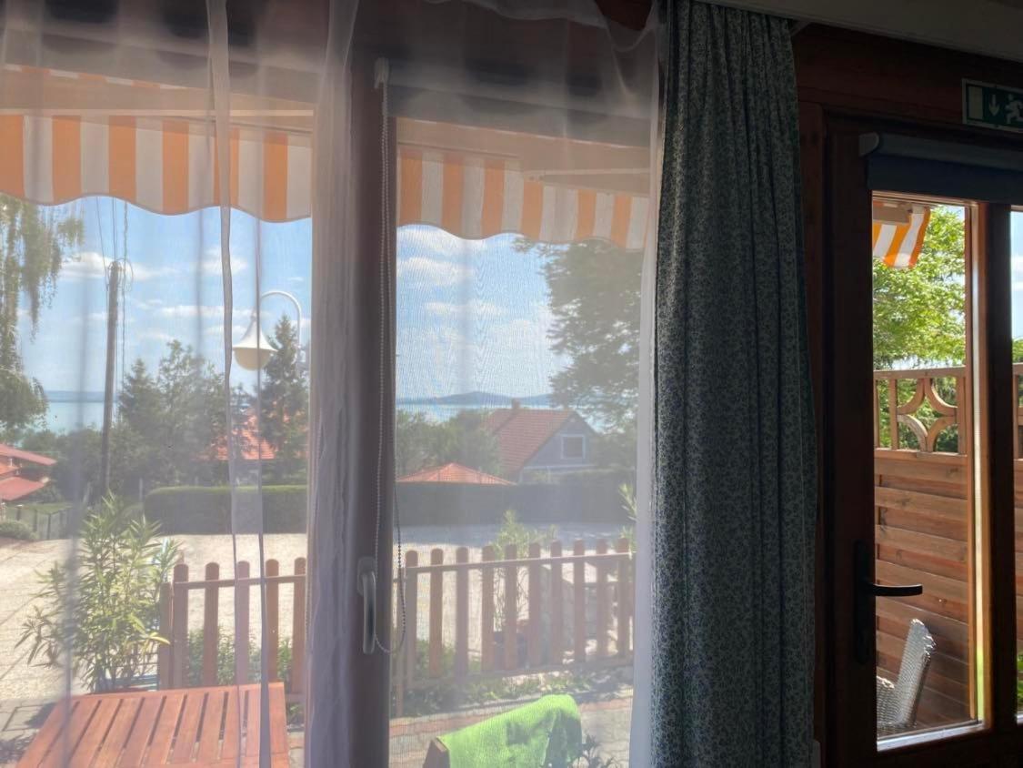 Bacchus Apartman - Borbarlang, Badacsony Badacsonytomaj Exteriör bild