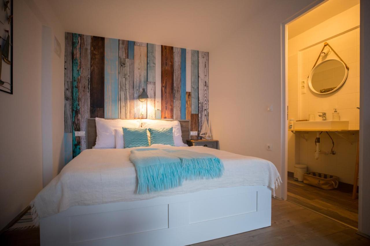 Bacchus Apartman - Borbarlang, Badacsony Badacsonytomaj Exteriör bild